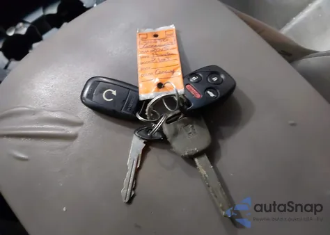 2015 Honda Pilot Lx z USA, uszkodzony, nr VIN 5FNYF4H27FB018052